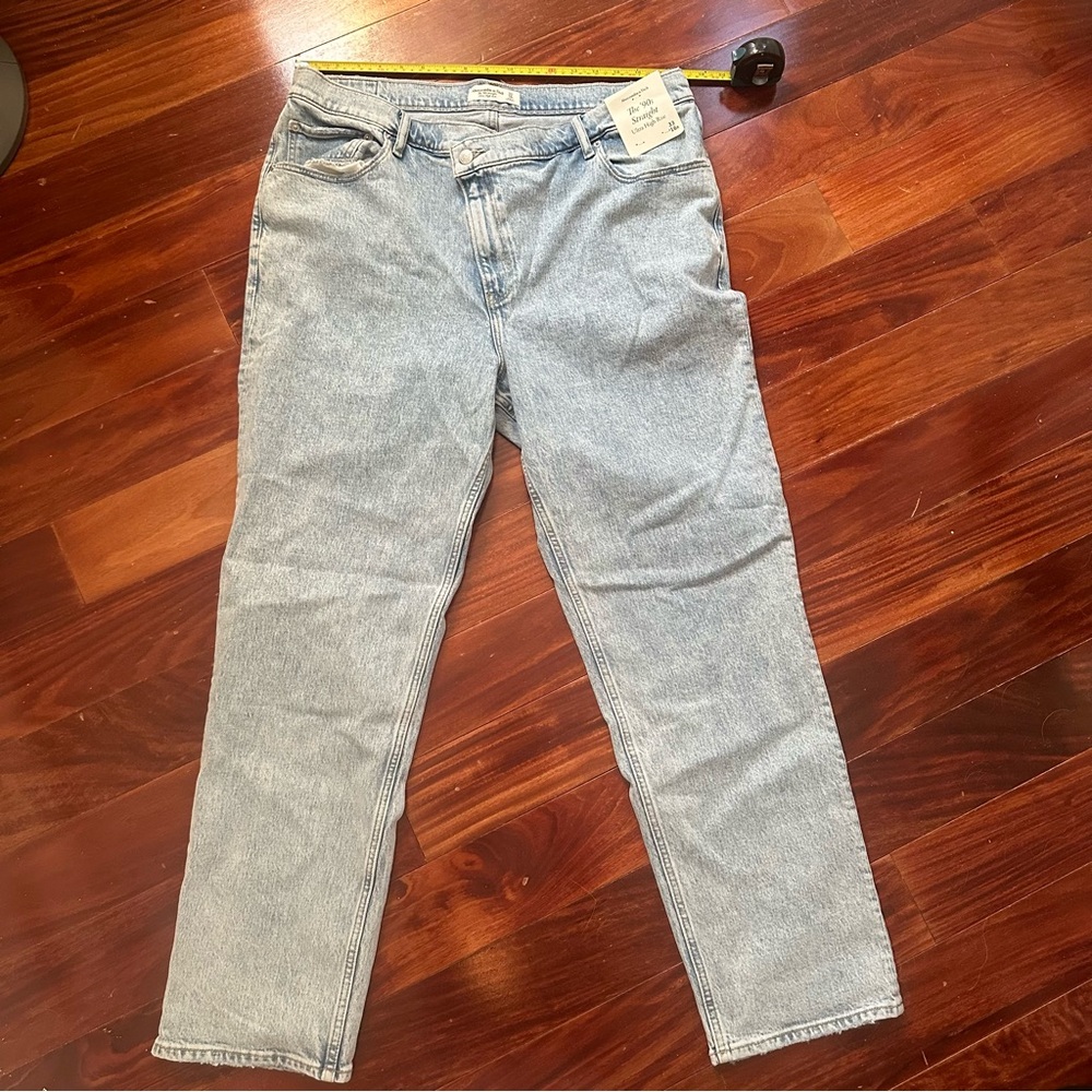 Abercrombie & Fitch The '90s Straight Ultra High Rise Jeans Size 33 (16) Regular